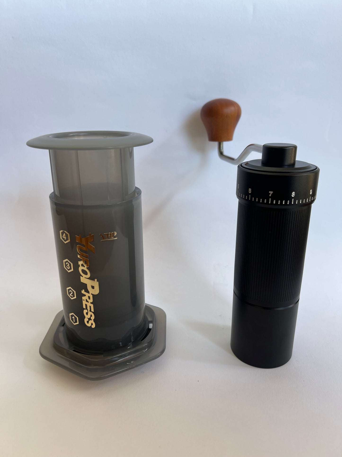 estilo aeropress con molinillo manual